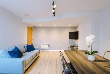 6 bed house, Hazelwood Avenue, Jesmond, Newcastle, NE23HX - Image 1