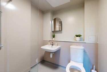 1 bed house, Ashby Road, City Centre, Loughborough, LE113AG - Image 2