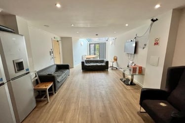 7 bed house, Well Meadow Drive, Netherthorpe, Sheffield, S37HP - Image 10