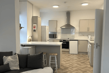 7 bed house, Alfreton Road, Radford, Nottingham, NG73NG - Image 1