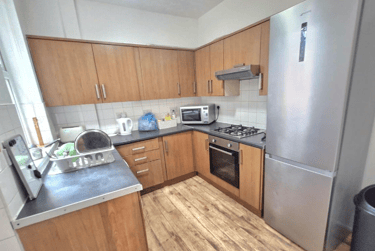 5 bed house, Radford Road, New Basford, Nottingham, NG77NQ - Image 1