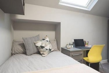 Loft Ensuite at Allen Court, 1 Cromwell Range, Fallowfield, Manchester, M146FQ - Image 1