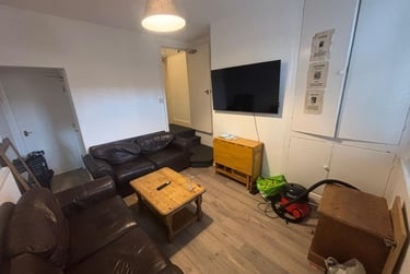 5 bed house, Paget Street, City Centre, Loughborough, LE115DS - Image 1