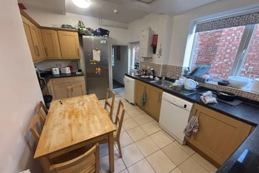 6 bed house, Burleigh Road, City Centre, Loughborough, LE113BA - Image 2