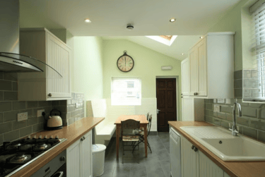 7 bed house, Douglas Road, Radford, Nottingham, NG71NW - Image 2
