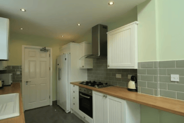 7 bed house, Douglas Road, Radford, Nottingham, NG71NW - Image 3