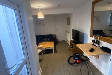 6 bed house, Leopold Street, City Centre, Loughborough, LE115DL - Image 2