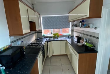 6 bed house, Bampton Street, City Centre, Loughborough, LE112DR - Image 2