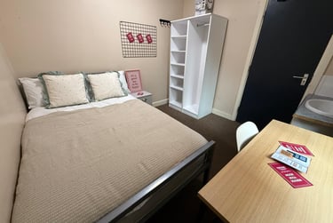 8 bed house, Dallas Street, City Centre, Preston, PR17UY - Image 1