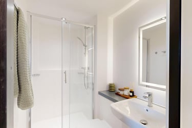 Premium Plus Studio - Image 8