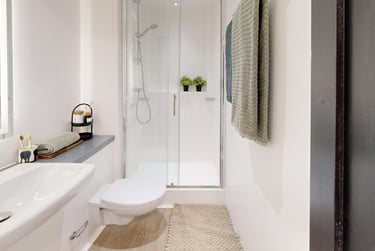 Deluxe Studio - Image 6