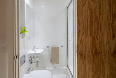 Classic Studio, Upper Floors - Image 6