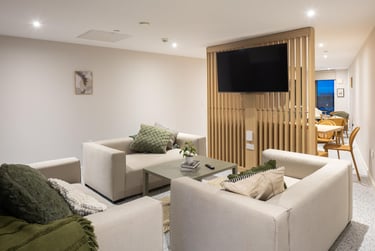 Studio Plus, Upper Floors - Image 7