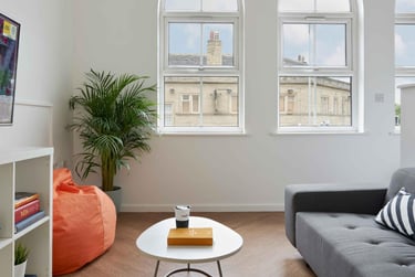 Silver Ensuite at Firth Point, 100 Firth Street, City Centre, Huddersfield, HD13BQ - Image 1