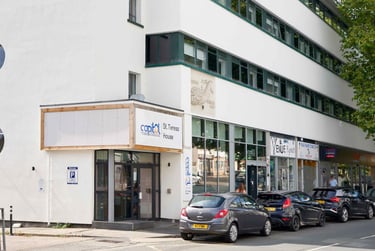 Gold Studio at St Teresa House, Beaumont Road, City Centre, Plymouth, PL49AZ - Image 1