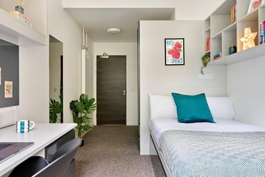 Silver Ensuite at Clifton and Stewart House, 1 Clifton Place, City Centre, Glasgow, G37LD - Image 2