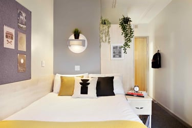 Bronze Ensuite at St Thomas Court, 20 Gasking Street, Mutley, Plymouth, PL49AP - Image 3