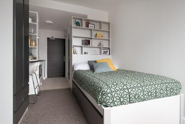 Bronze Studio at Clifton and Stewart House, 1 Clifton Place, City Centre, Glasgow, G37LD - Image 2