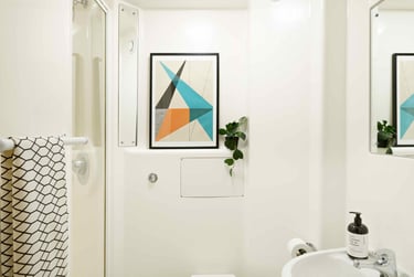 Bronze Ensuite at Discovery Heights, 27-31 Cobourg Street, City Centre, Plymouth, PL11UH - Image 4