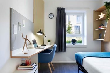 Bronze Plus Ensuite at Hampton Square, 2 Mayfield Road, Highfield, Southampton, SO173SX - Image 2