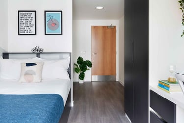 Accessible Gold Ensuite - Image 2