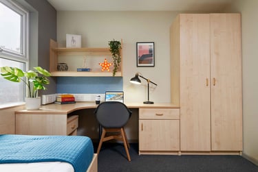 Bronze Ensuite at Firth Point, 100 Firth Street, City Centre, Huddersfield, HD13BQ - Image 2