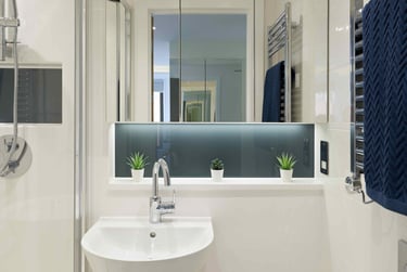 Wade Deluxe Twin Studio at Student Castle, 2-6 Pelham Terrace, Hove Station, Brighton, BN24GS - Image 17