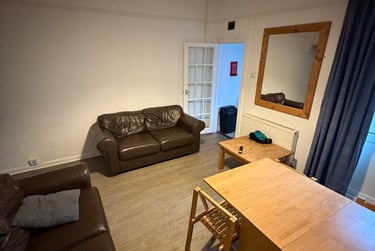 5 bed house, Leopold Street, City Centre, Loughborough, LE115DL - Image 1