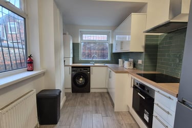4 bed house, Norfolk Street, Charlestown, Salford, M66DP - Image 1