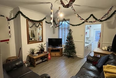 4 bed house, Station Street, City Centre, Loughborough, LE115EF - Image 1