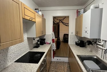 4 bed house, Station Street, City Centre, Loughborough, LE115EF - Image 2