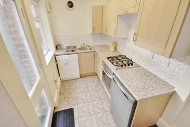 3 bed house, Paget Street, City Centre, Loughborough, LE115DU - Image 2