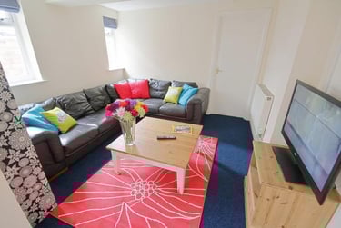 6 bed house, Leopold Street, City Centre, Loughborough, LE115DL - Image 2