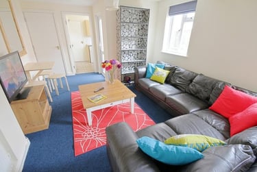 6 bed house, Leopold Street, City Centre, Loughborough, LE115DL - Image 1