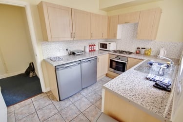 6 bed house, Leopold Street, City Centre, Loughborough, LE115DL - Image 3