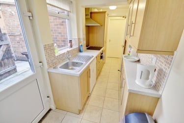 5 bed house, Paget Street, City Centre, Loughborough, LE115DS - Image 3
