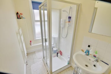 5 bed house, Burleigh Road, City Centre, Loughborough, LE113BA - Image 11