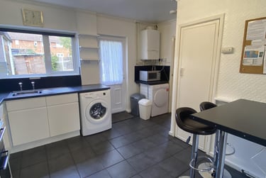 4 bed house, New Ashby Road, City Centre, Loughborough, LE114ET - Image 7