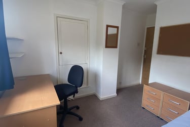 4 bed house, New Ashby Road, City Centre, Loughborough, LE114ET - Image 2