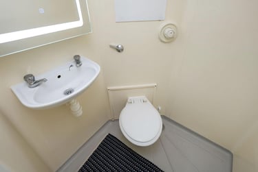 Classic Ensuite Wet Room - Image 4