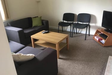 4 bed house, Sharpley Road, City Centre, Loughborough, LE114PL - Image 2