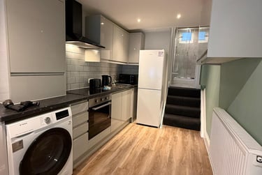 1 bed house, Hotwell Road, Southville, Bristol, BS84UB - Image 2