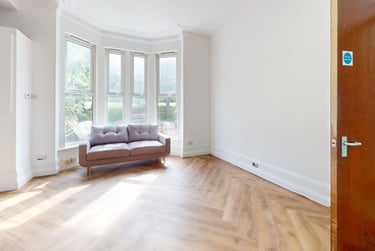 6 bed house, Hyde Park Road, Hyde Park, Leeds, LS61AH - Image 1