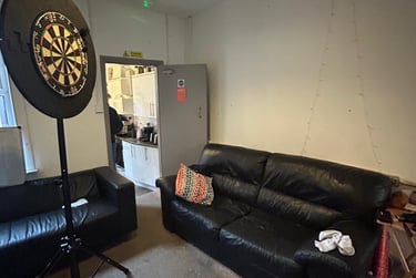 5 bed house, Curzon Street, City Centre, Loughborough, LE113BQ - Image 2