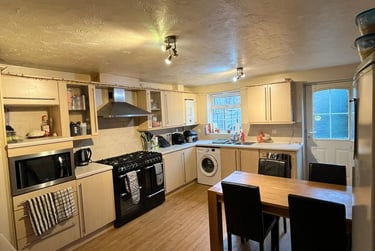 4 bed house, Kingfisher Way, City Centre, Loughborough, LE113NF - Image 1