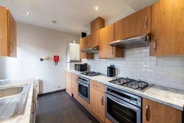 6 bed house, Chillingham Road, Heaton, Newcastle, NE65XL - Image 4