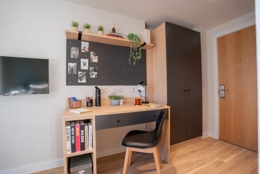 Classic Ensuite, Lower Tower - Image 36