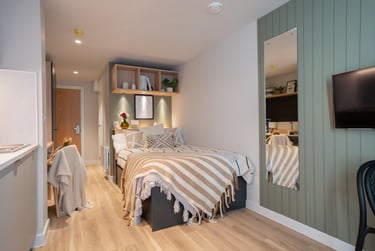 Classic Studio, Mid-Tower - Image 1