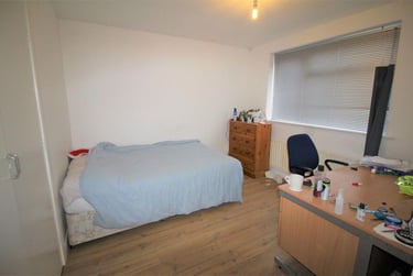 4 bed house, Ingham Grove, Lenton, Nottingham, NG72LQ - Image 1