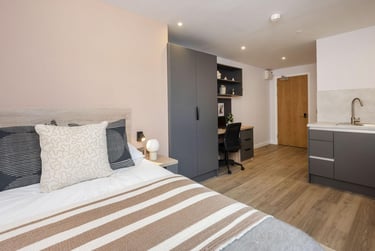 Standard Studio at Headrow Court, Park Cross Street, Hyde Park, Leeds, LS12QJ - Image 1